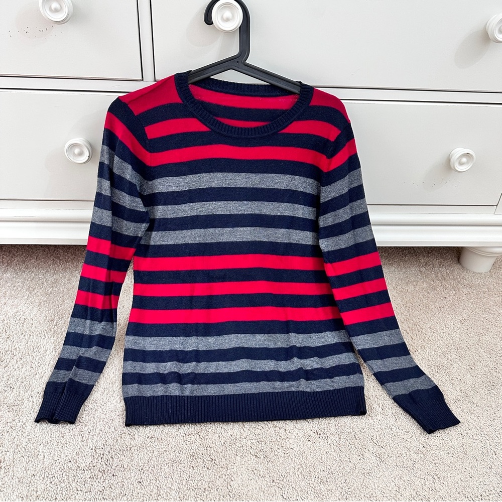 Forever 21 sweater top
